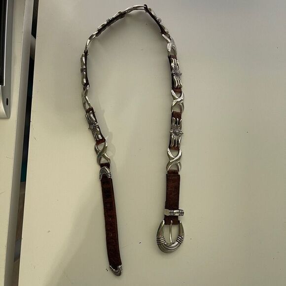 Captiva Collectibles Leather and Metal Belt, Size Medium - Picture 3 of 10